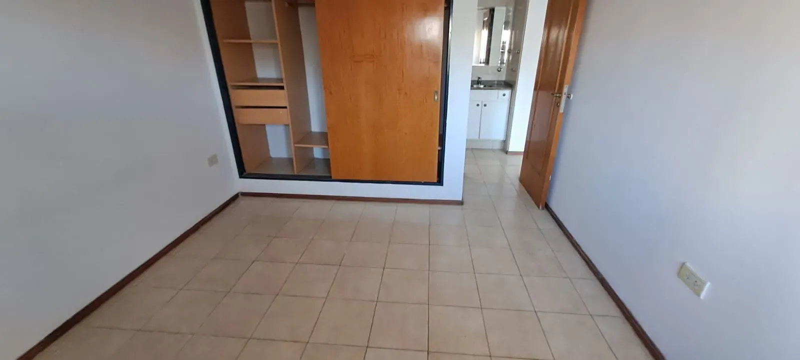 Alquilo Güemes Departamento 1 Dormitorio con Balcón Frente Ideal Estudiantes
