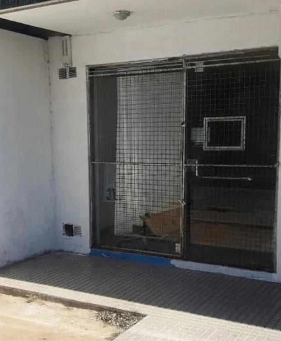 EN VENTA LOCAL COMERCIAL GUEMES