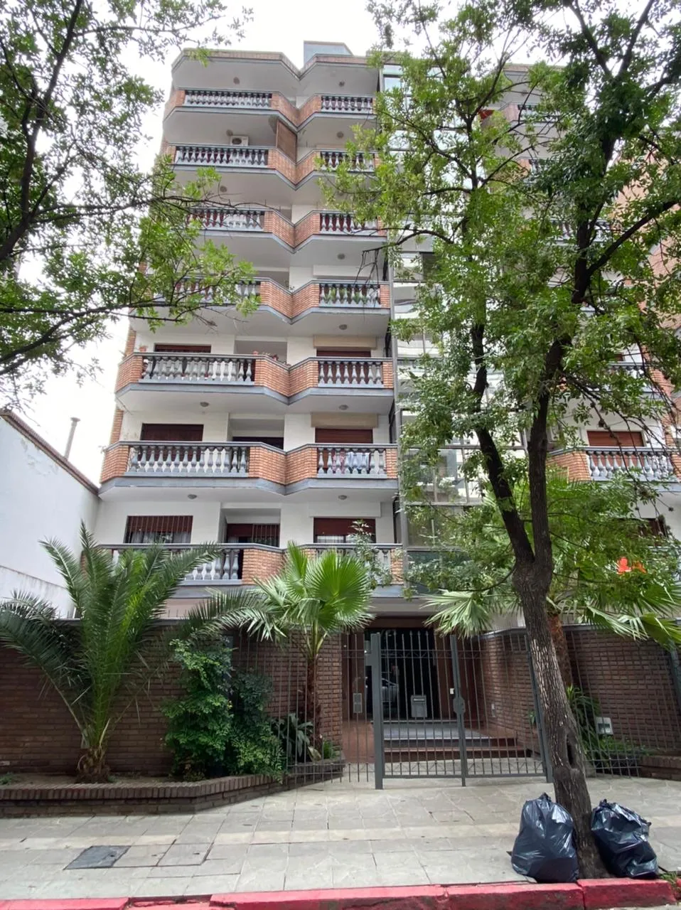 ALQUILO DPTO DE UN DORMITORIO CON BALCON!!!