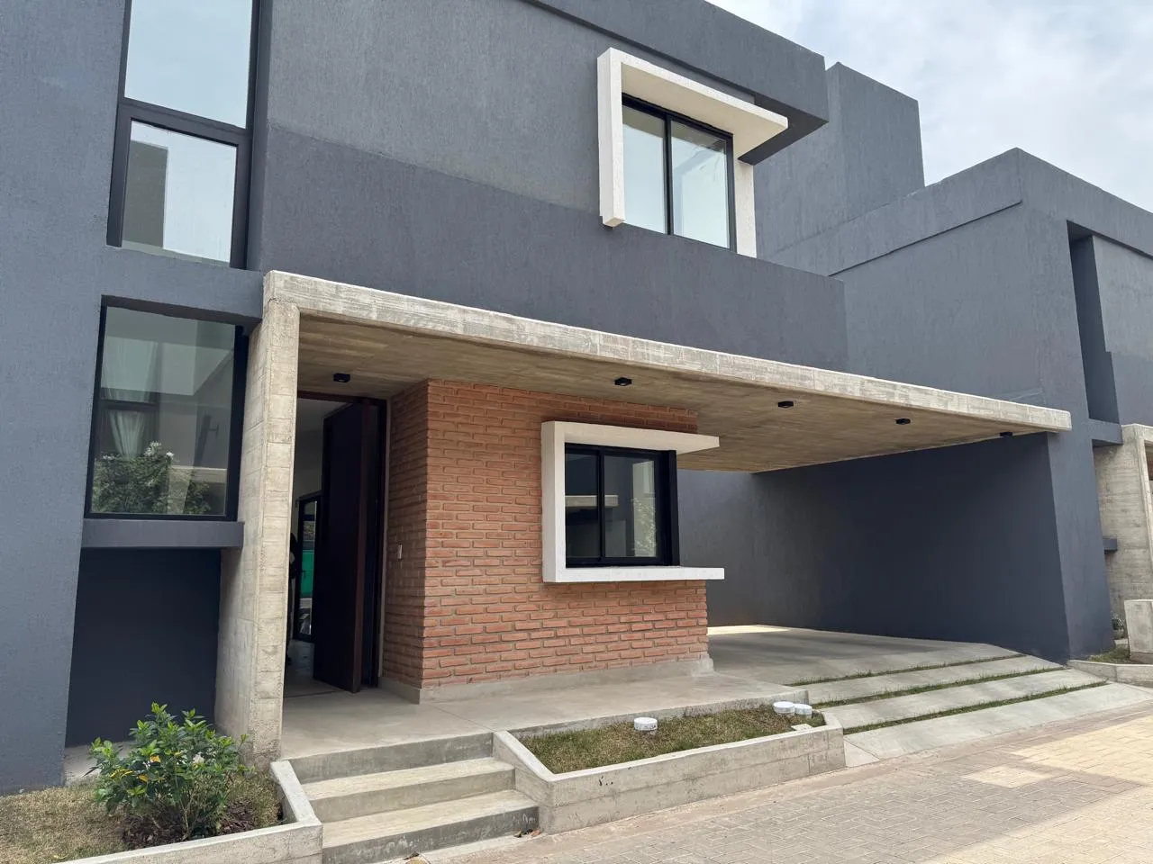 DÚPLEX A ESTRENAR EN VENTA – COMPLEJO RIVERA NORTE