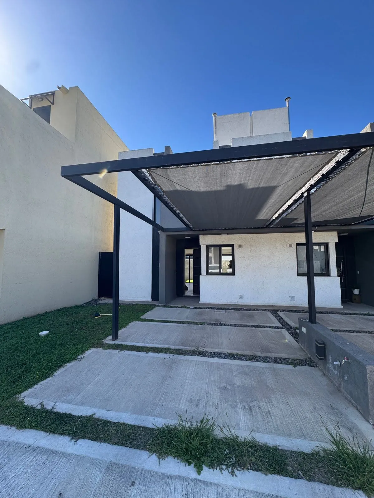 MERGER INMOBILIARIA ALQUILA DUPLEX EN TERRAZAS DE MANANTIALES