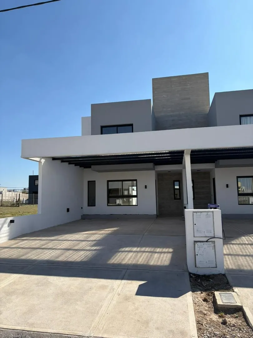 NUEVO DUPLEX EN VENTA A ESTRENAR - DOCTA AVENIDA