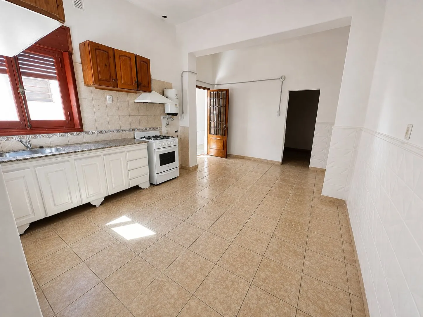 Departamento 2 dormitorios!!! A metros de Castro Barros!!