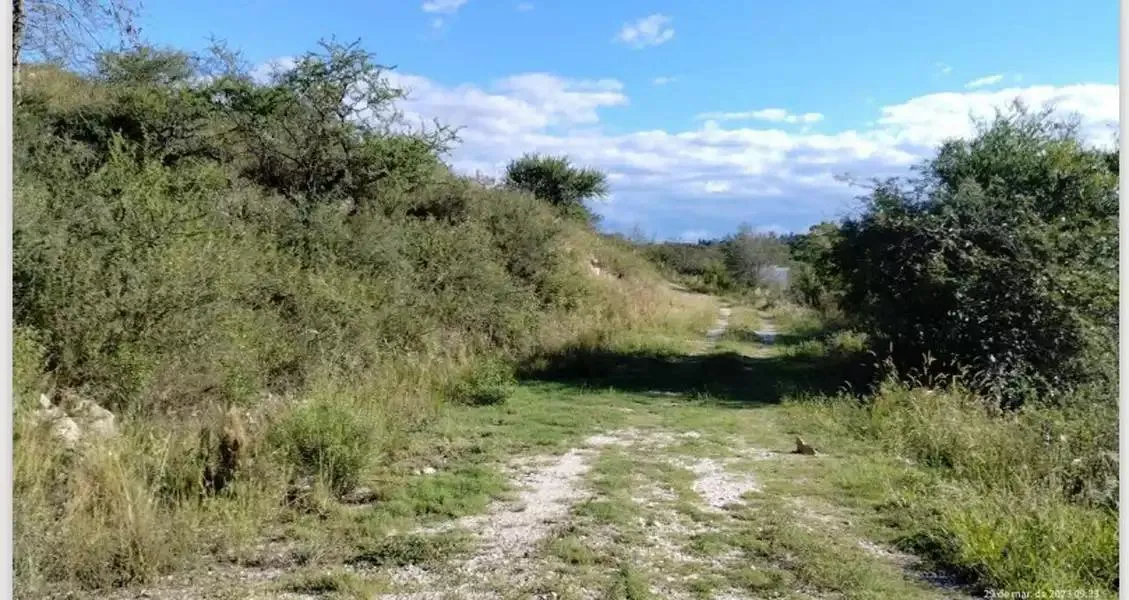 Lote en Valle Hermoso superficie de 310M2 Recibo vehículo automotor, financio y vendo