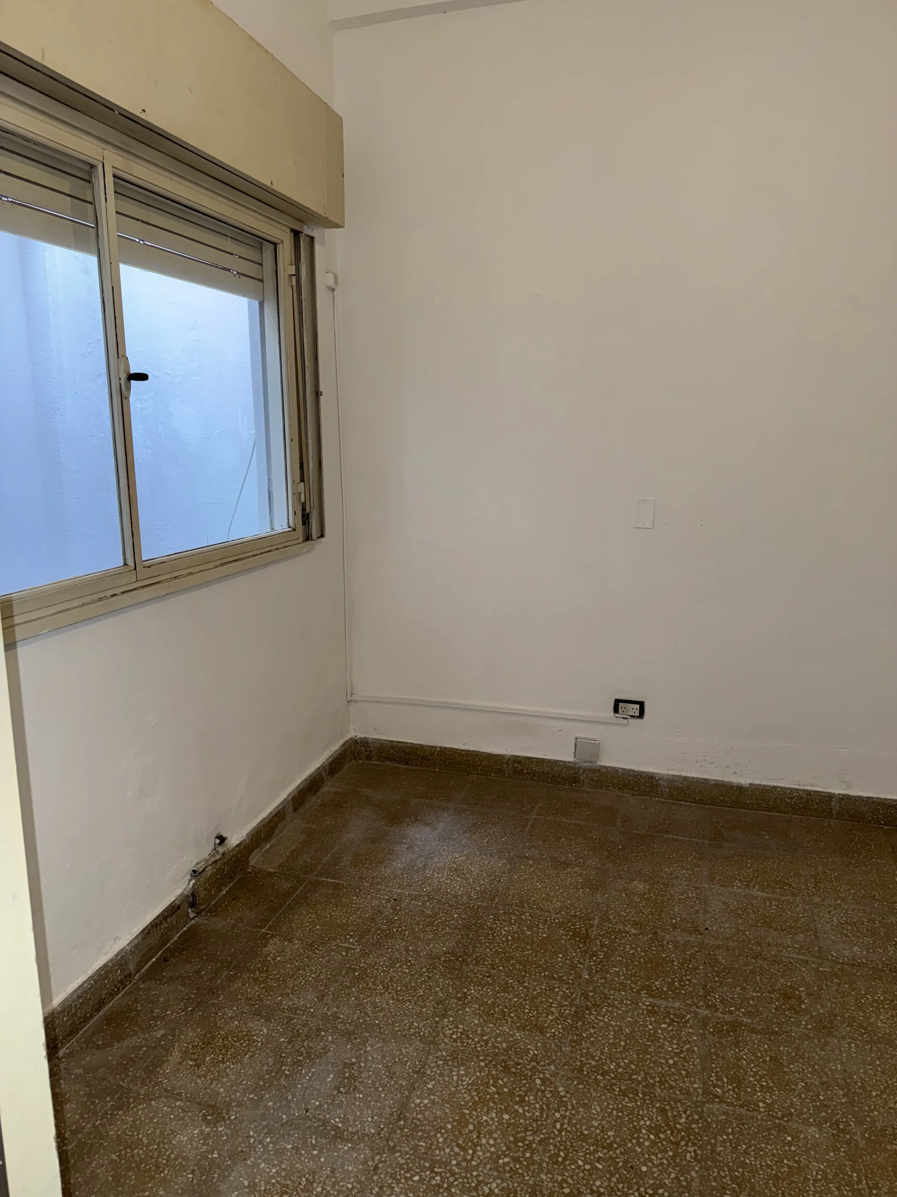 MONO AMPLIO C/ PATIO A RECICLAR