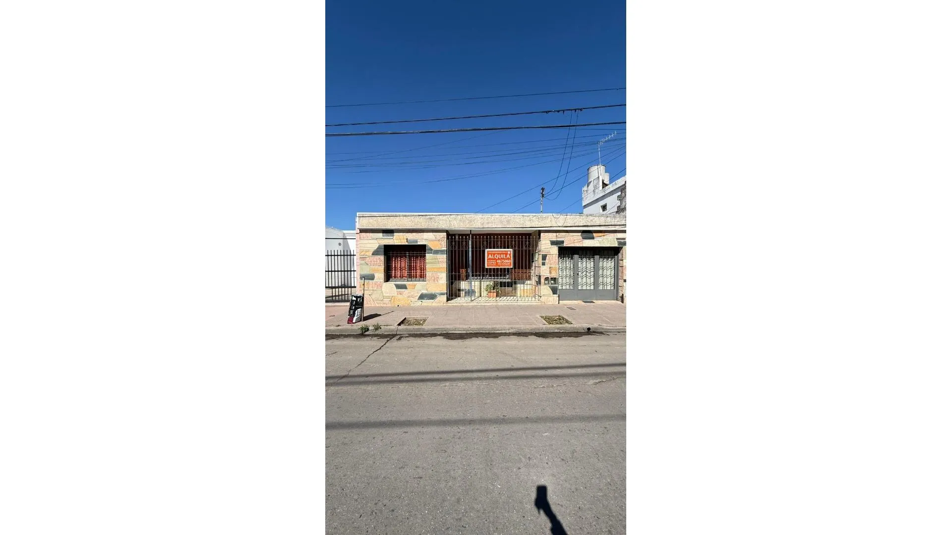 CASA EN ALQUILER CALLE JAVIER DIAZ 3 DORMITORIOS