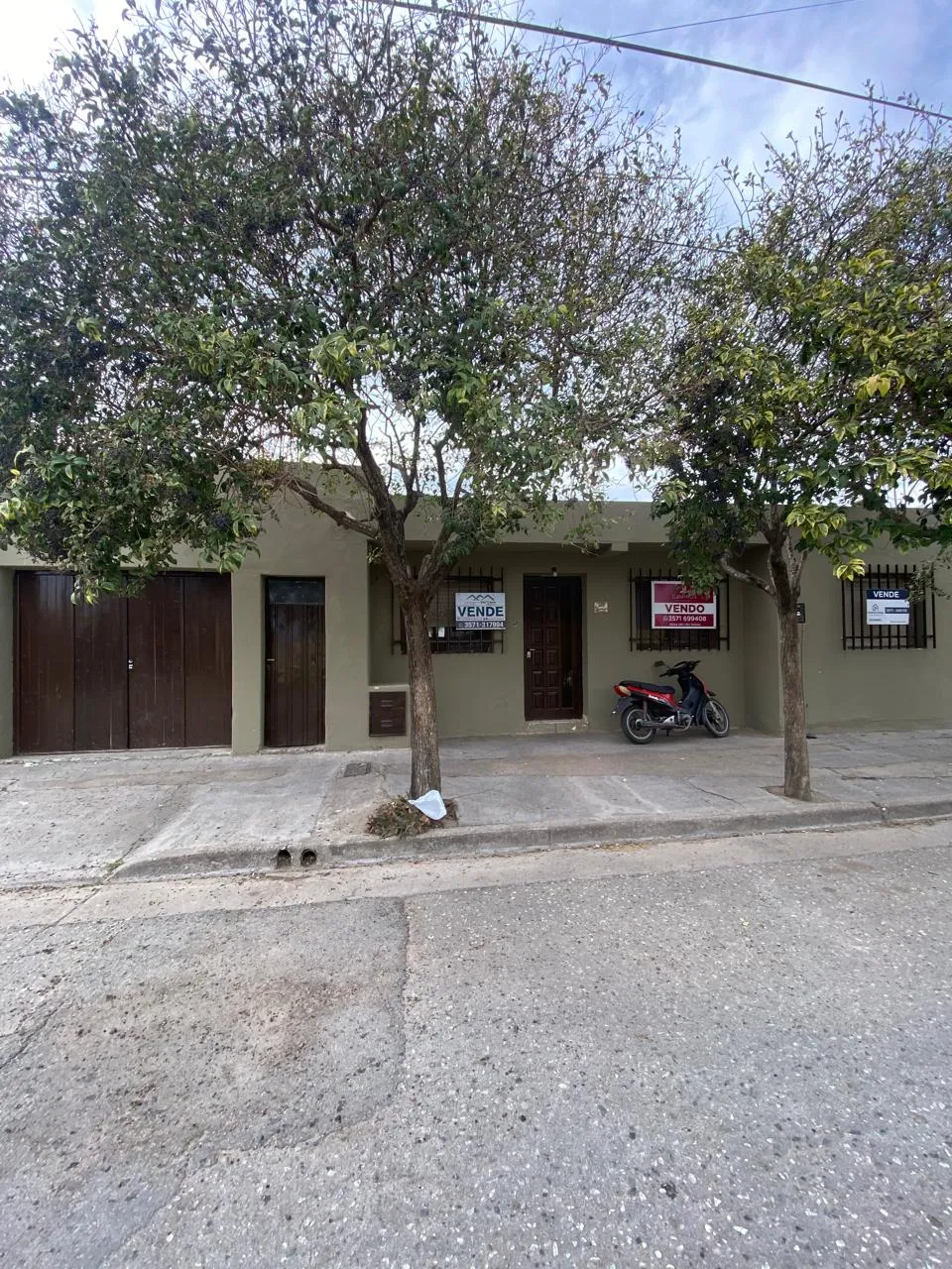 VENDO CASA DE 3 DORM. EN B° CASTAGNINO. RÍO TERCERO! U$D 50.000!