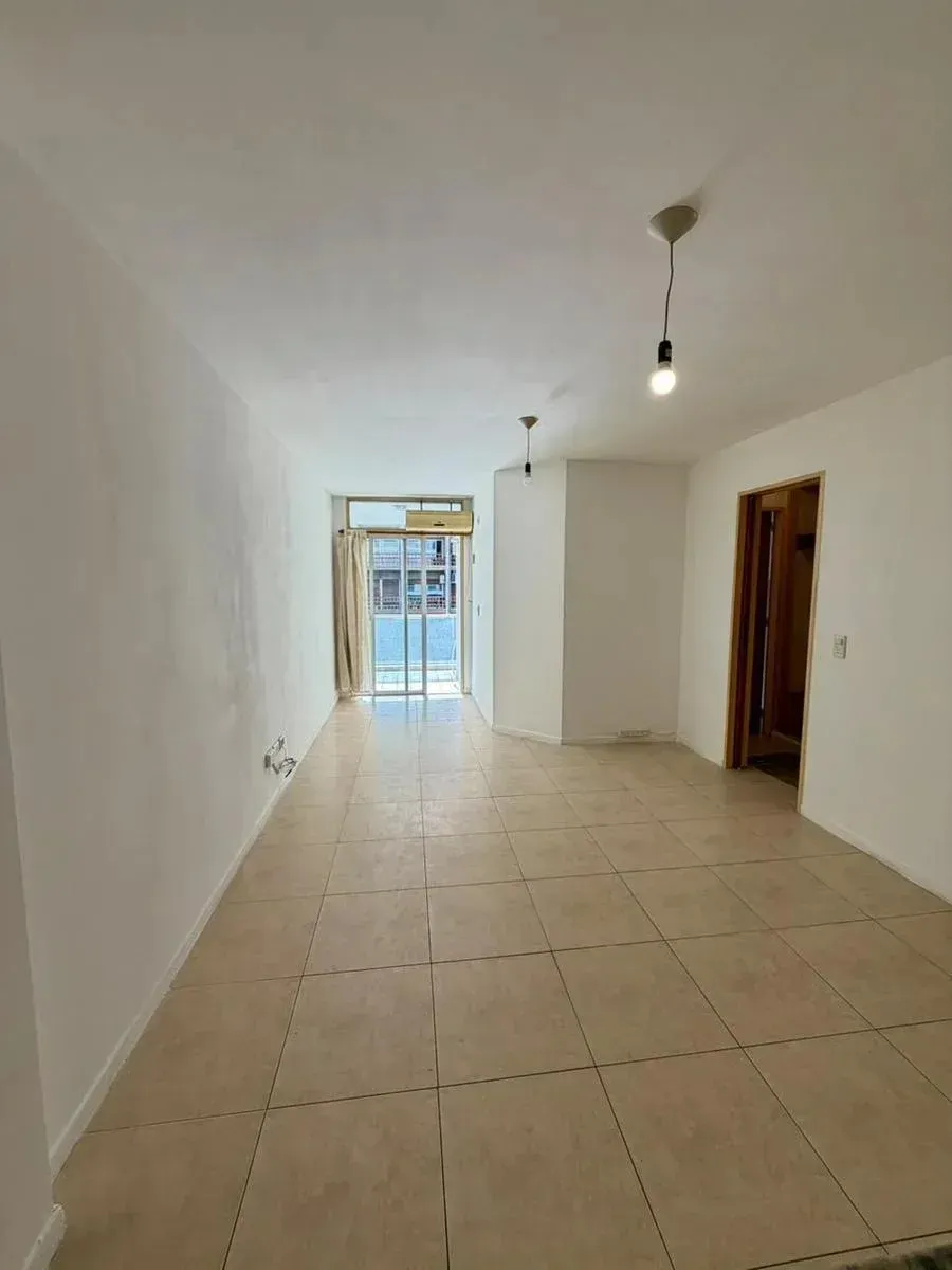 Alquiler 1 dormitorio | Al frente | Balcón | 50 m² | Apto mascotas