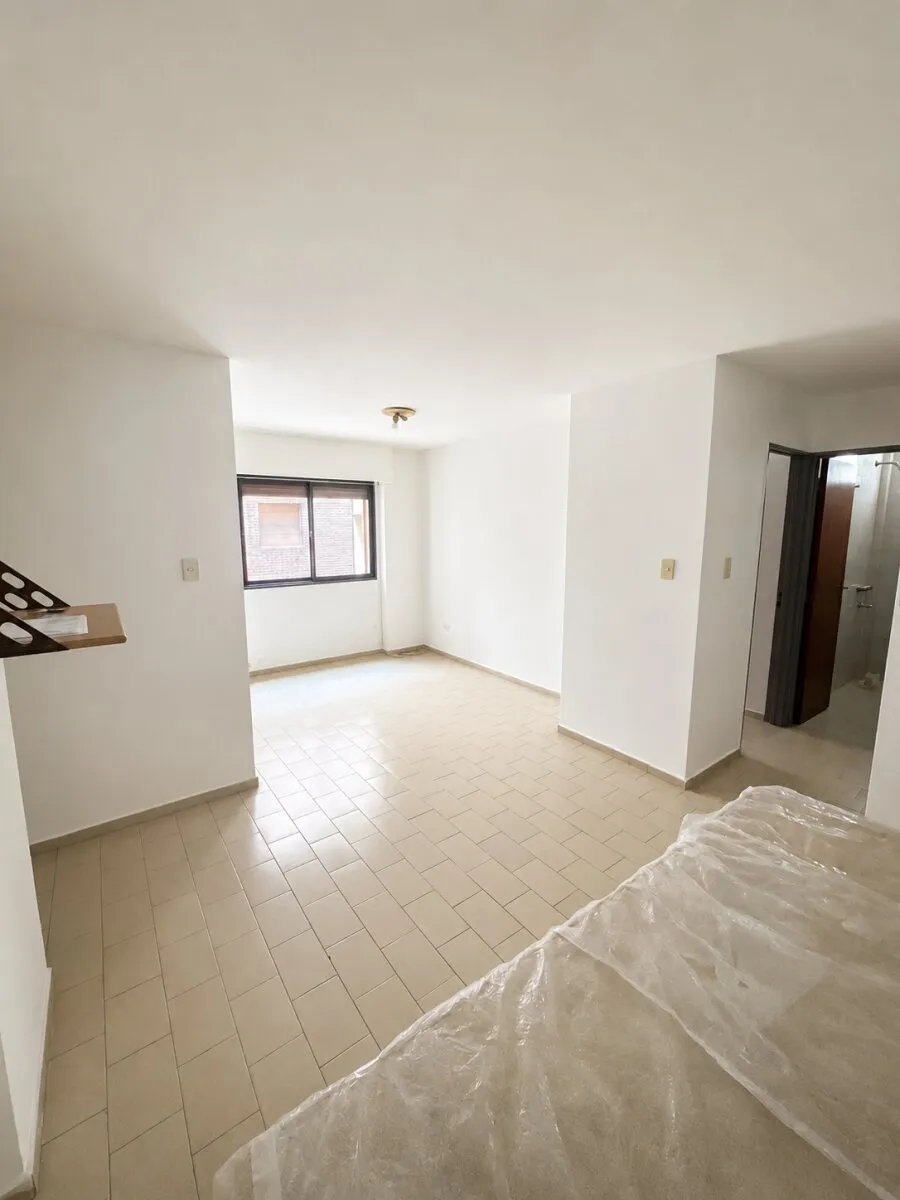 Departamento en alquiler de 1 habitacion sobre bv chacabuco