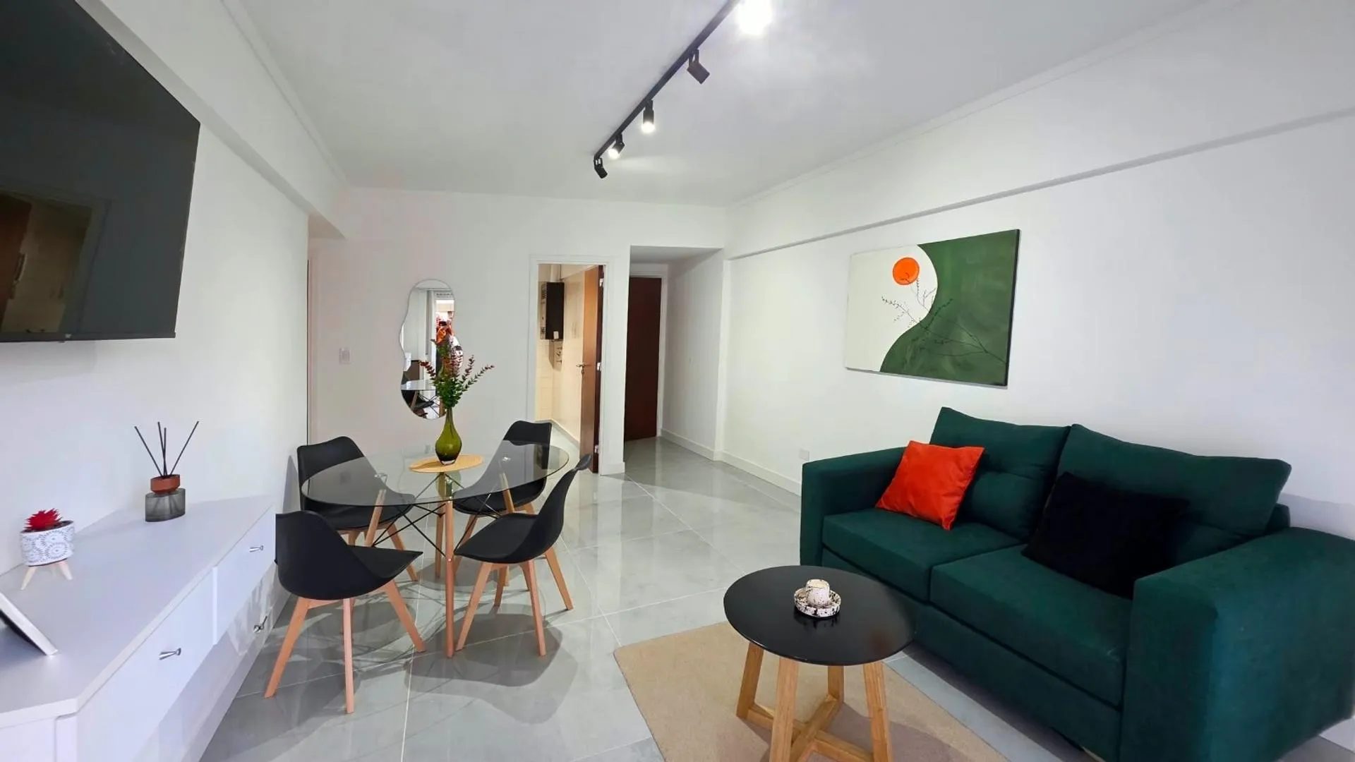 VENTA DEPTO 3 AMB A LA CALLE CON BALCON Y COCHERA FIJA