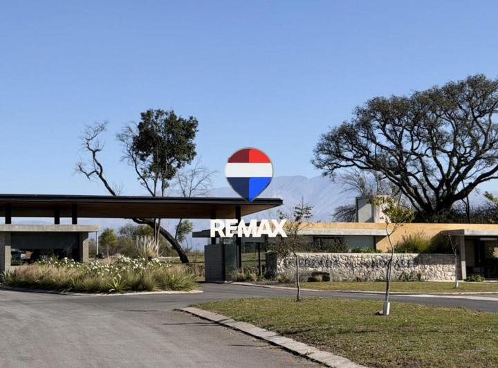 Terreno · 1300m²