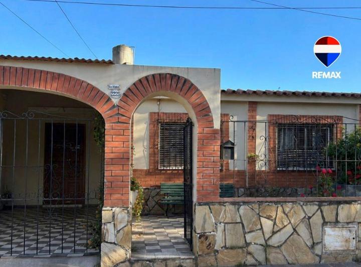 Casa · 211m² · 6 Ambientes · 1 Cochera