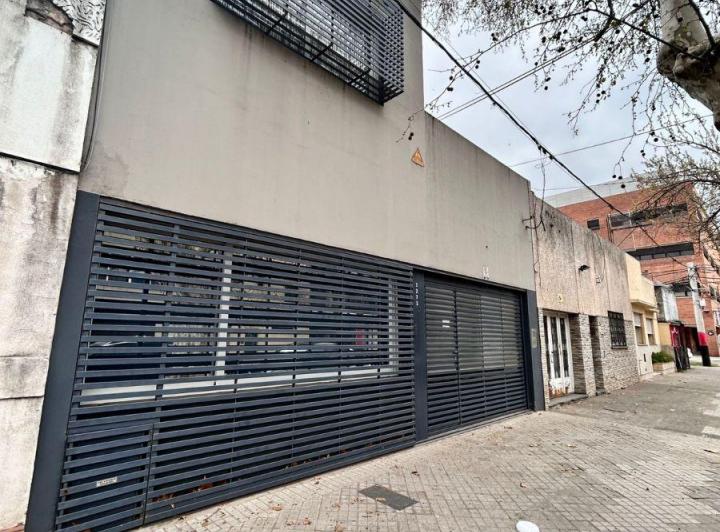Oficina comercial · 200m² · 4 Ambientes · 1 Cochera