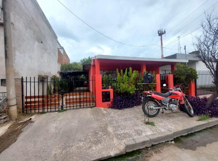 Casa · 181m² · 3 Ambientes · 3 Cocheras