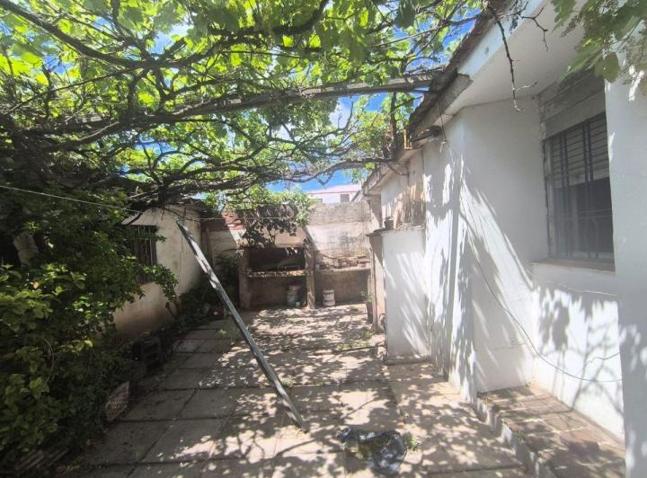 Casa · 75m² · 5 Ambientes · 2 Cocheras