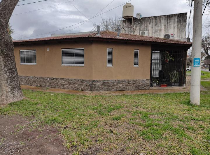 Casa · 166m² · 5 Ambientes · 2 Cocheras