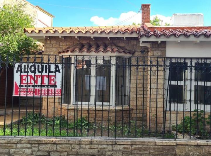 Casa · 80m² · 3 Ambientes · 1 Cochera