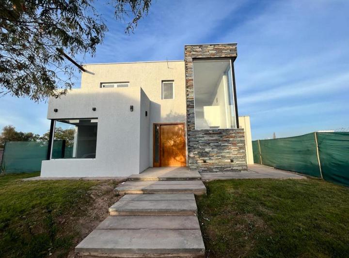 Casa · 180m² · 1 Ambiente