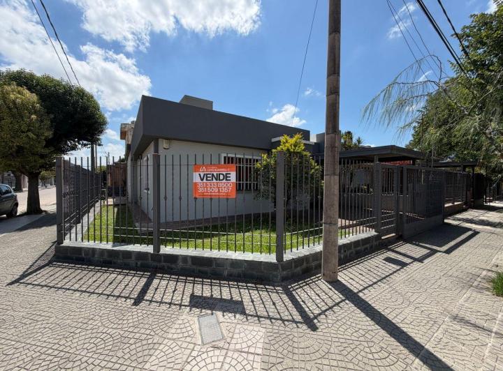 Casa · 90m² · 4 Ambientes · 1 Cochera