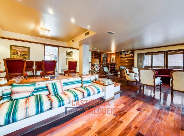 Departamento · 218m² · 6 Ambientes · 1 Cochera