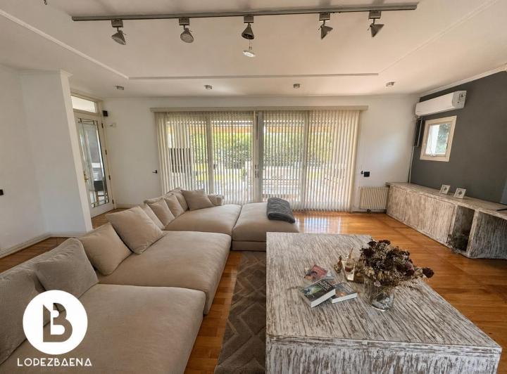 Casa · 1802m² · 10 Ambientes · 6 Cocheras