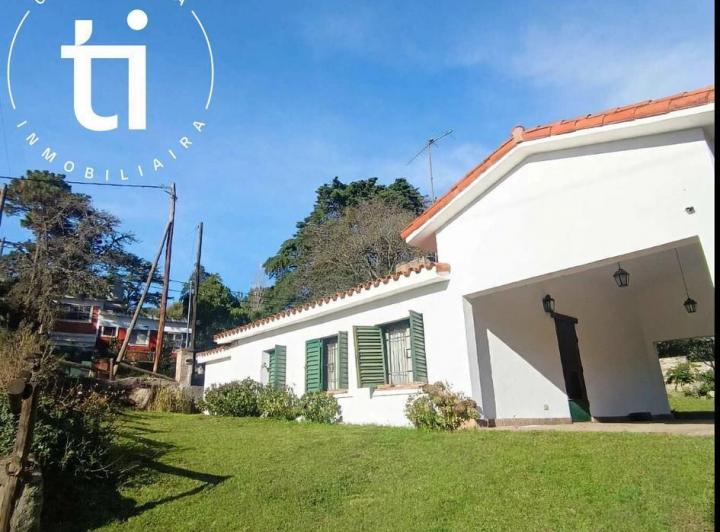 Casa · 109m² · 3 Ambientes · 1 Cochera