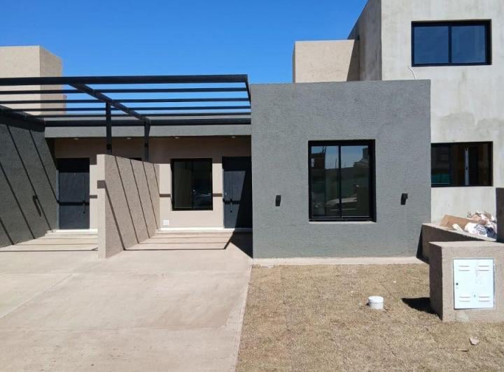 Casa · 107m² · 3 Ambientes · 1 Cochera