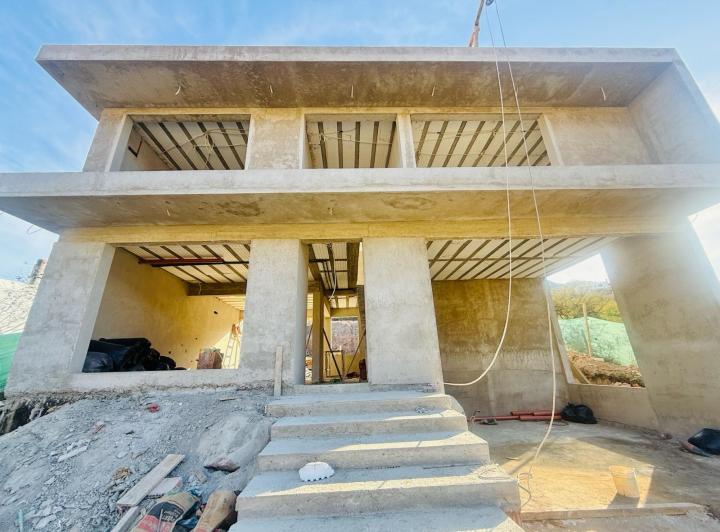 Casa · 280m² · 3 Dormitorios · 2 Cocheras