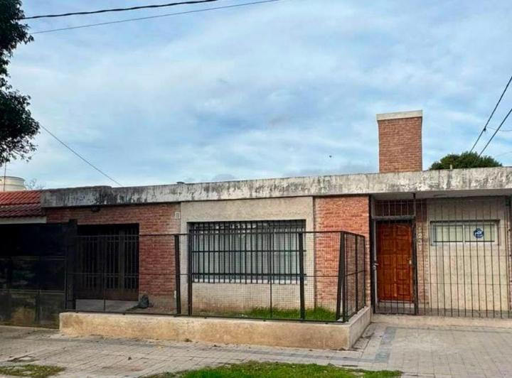 Casa · 161m² · 5 Ambientes · 2 Cocheras
