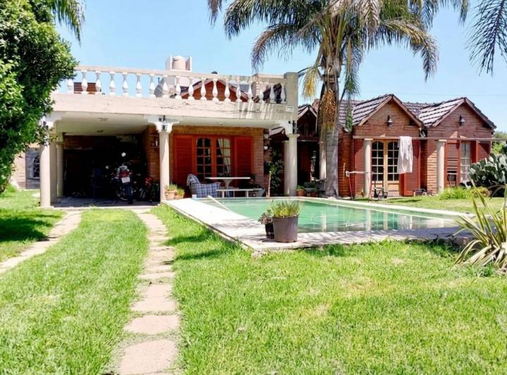 Casa · 150m² · 5 Ambientes · 3 Cocheras
