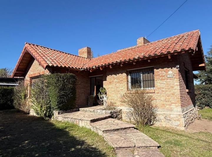 Casa · 250m² · 6 Ambientes