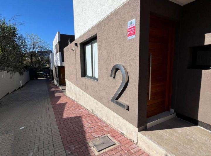 Casa · 95m² · 4 Ambientes · 1 Cochera