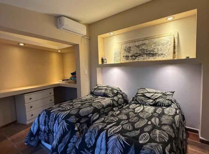 Casa · 220m² · 3 Ambientes · 7 Cocheras