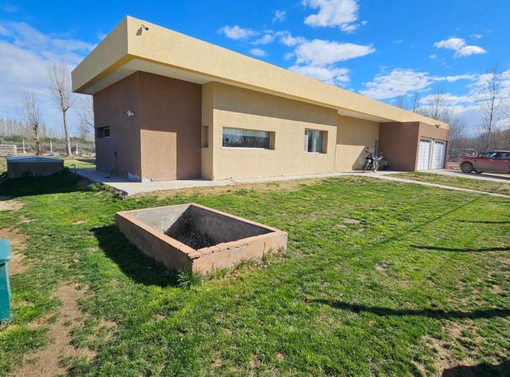 Casa · 304m² · 5 Ambientes · 2 Cocheras