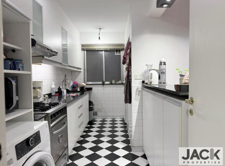 Departamento · 76m² · 4 Ambientes · 1 Cochera
