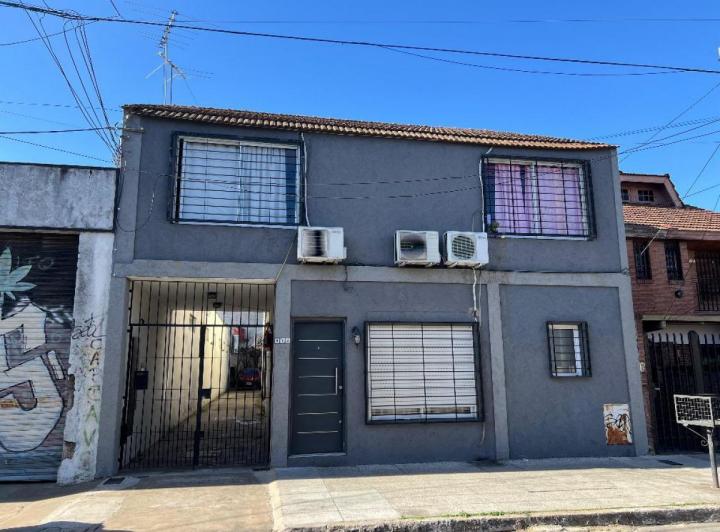 Casa · 46m² · 2 Ambientes · 1 Cochera