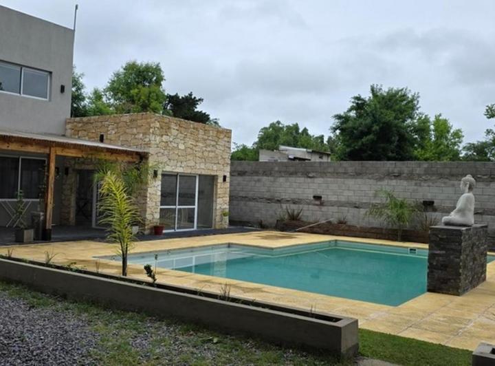 Casa · 220m² · 5 Ambientes · 3 Cocheras