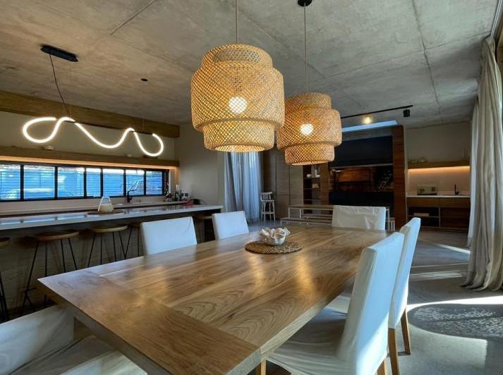 Casa · 209m² · 5 Ambientes · 2 Cocheras