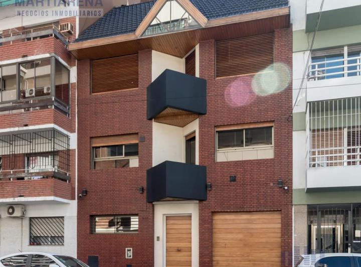 Casa · 252m² · 5 Ambientes · 3 Cocheras