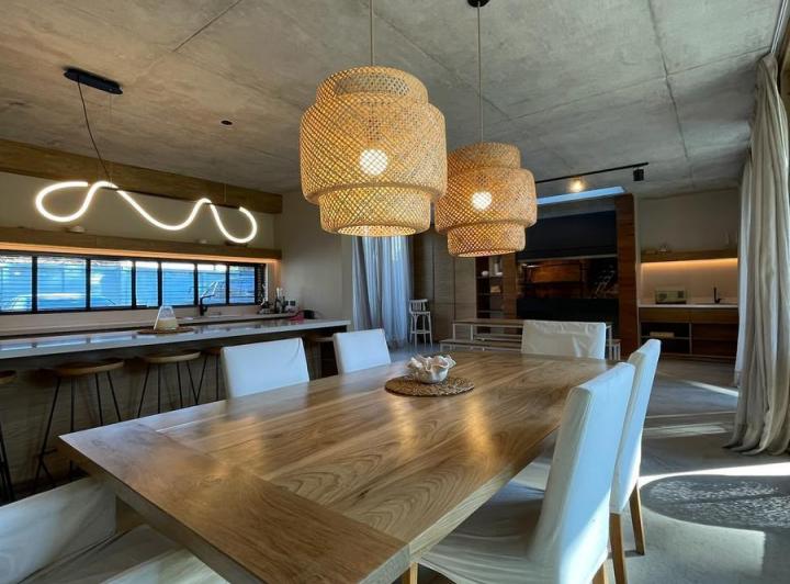 Casa · 250m² · 4 Ambientes · 3 Cocheras