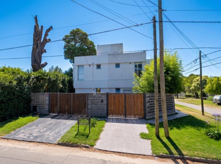 Casa · 95m² · 3 Ambientes · 1 Cochera
