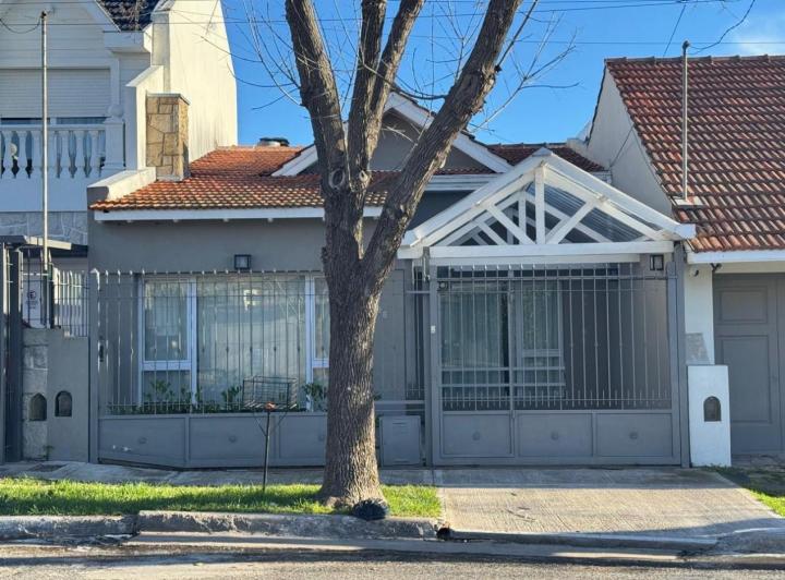 Casa · 100m² · 3 Ambientes · 1 Cochera