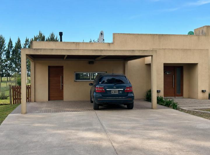 Casa · 140m² · 3 Ambientes · 2 Cocheras