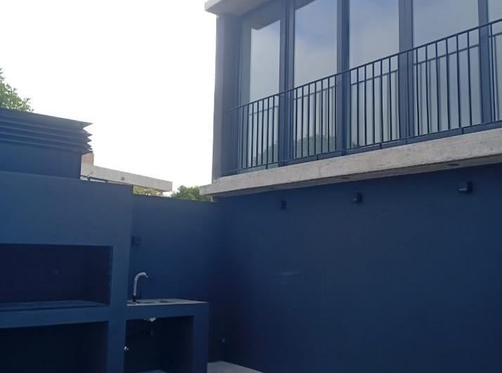 Casa · 350m² · 4 Ambientes · 1 Cochera