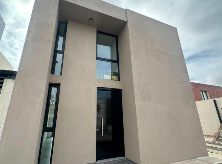 Casa · 180m² · 5 Ambientes · 2 Cocheras