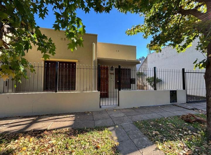 Casa · 140m² · 3 Ambientes · 1 Cochera