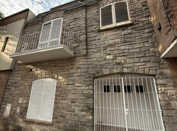 Casa · 215m² · 1 Cochera