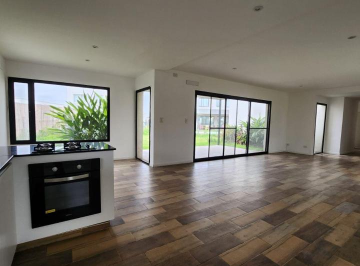 Casa · 130m² · 4 Ambientes · 1 Cochera