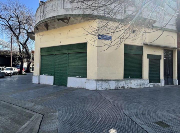 Casa · 226m² · 6 Ambientes · 2 Cocheras
