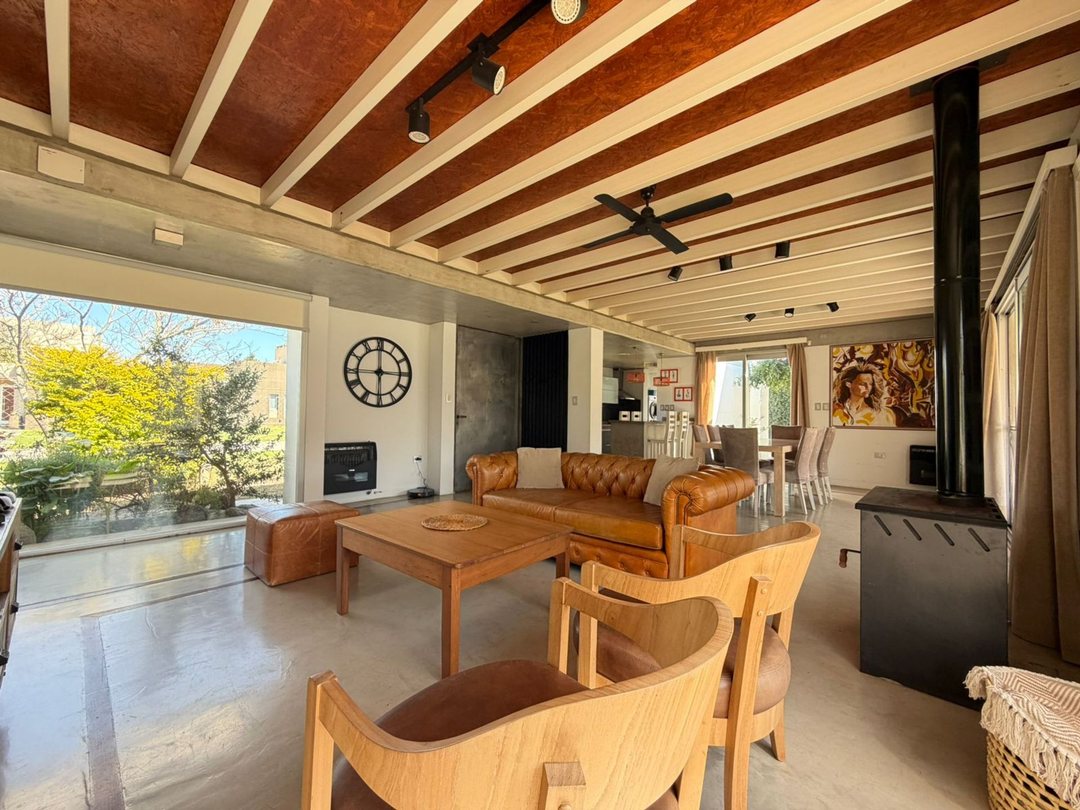 REMAX/VENDE/CASA/VILLA AERO CLUB/APTA CREDITO